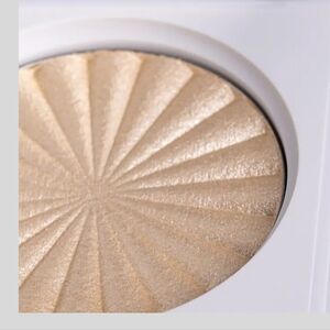 Ofra Highliter Star Island - Warm Ivory